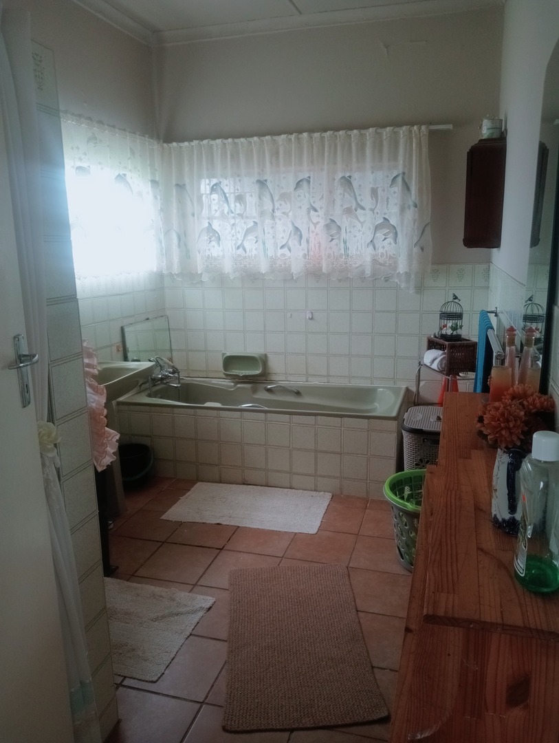 4 Bedroom Property for Sale in Petrusburg Free State